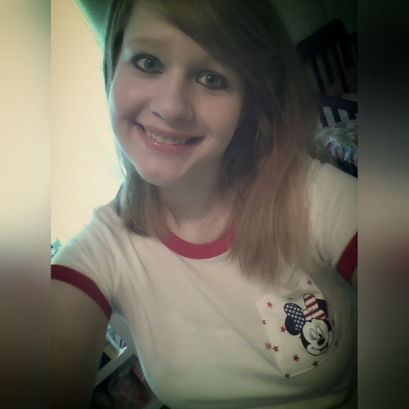 Meet your Posher, Amanda - Picture 7 of 7